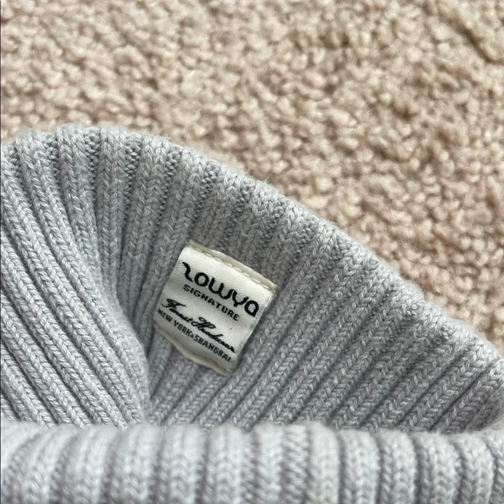 Ribbed Knit Beanie in Light Gray